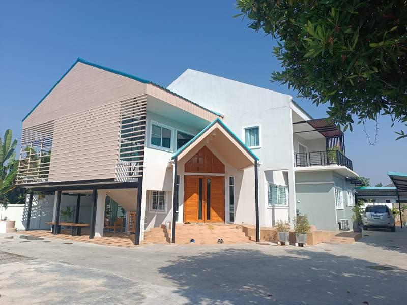 Modern 5-Bedroom Villa for Sale in Mueang Chiang Rai - Modern 5-Bedroom Villa 
